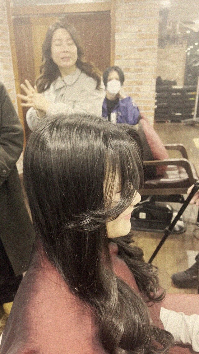 Кадр с очного обучения в академии Masstige Hair Academy в Сеуле